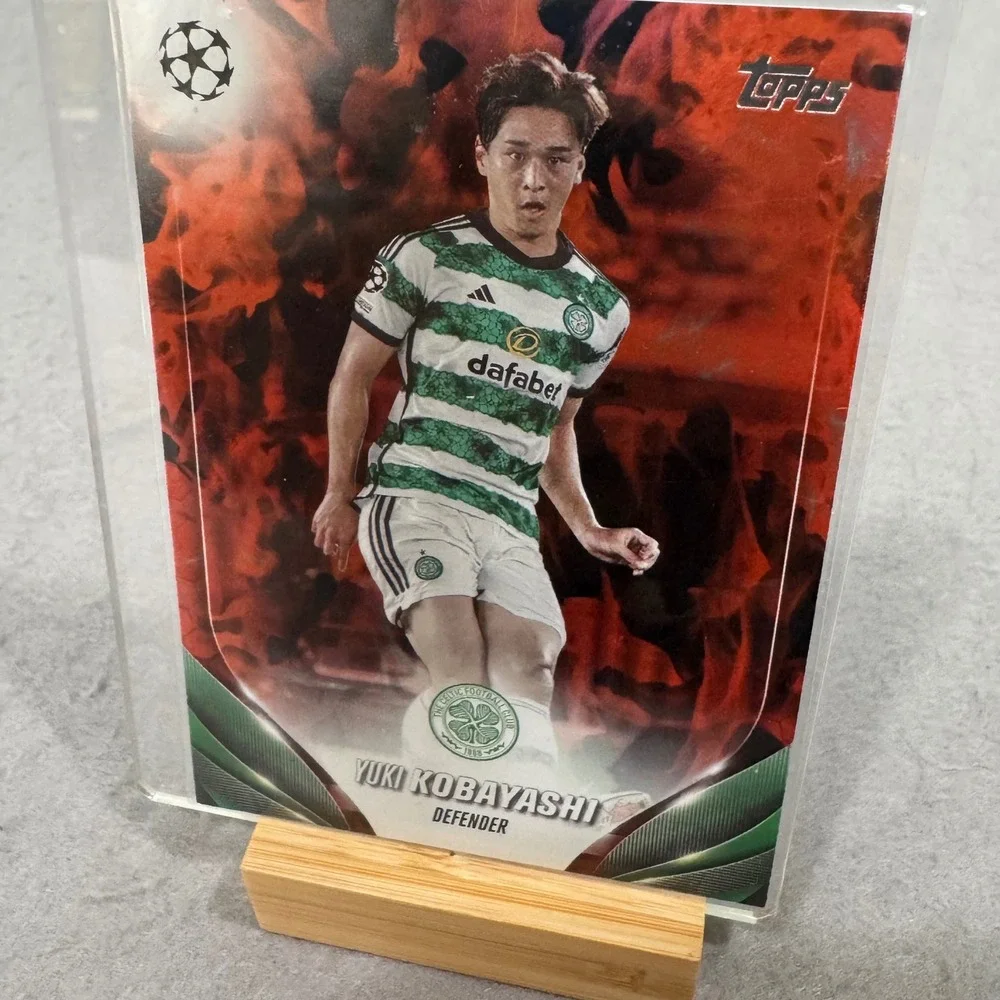 Topps Yuki Kobayashi Celtic FC Trading Card Red Black Smoke Defender 87